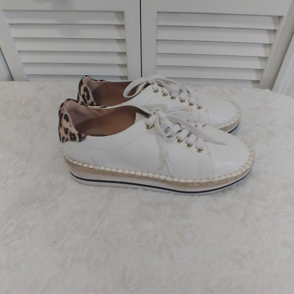 Jennifer Lopez sneaker shoe size 8.5 White & animal print - Picture 2 of 16